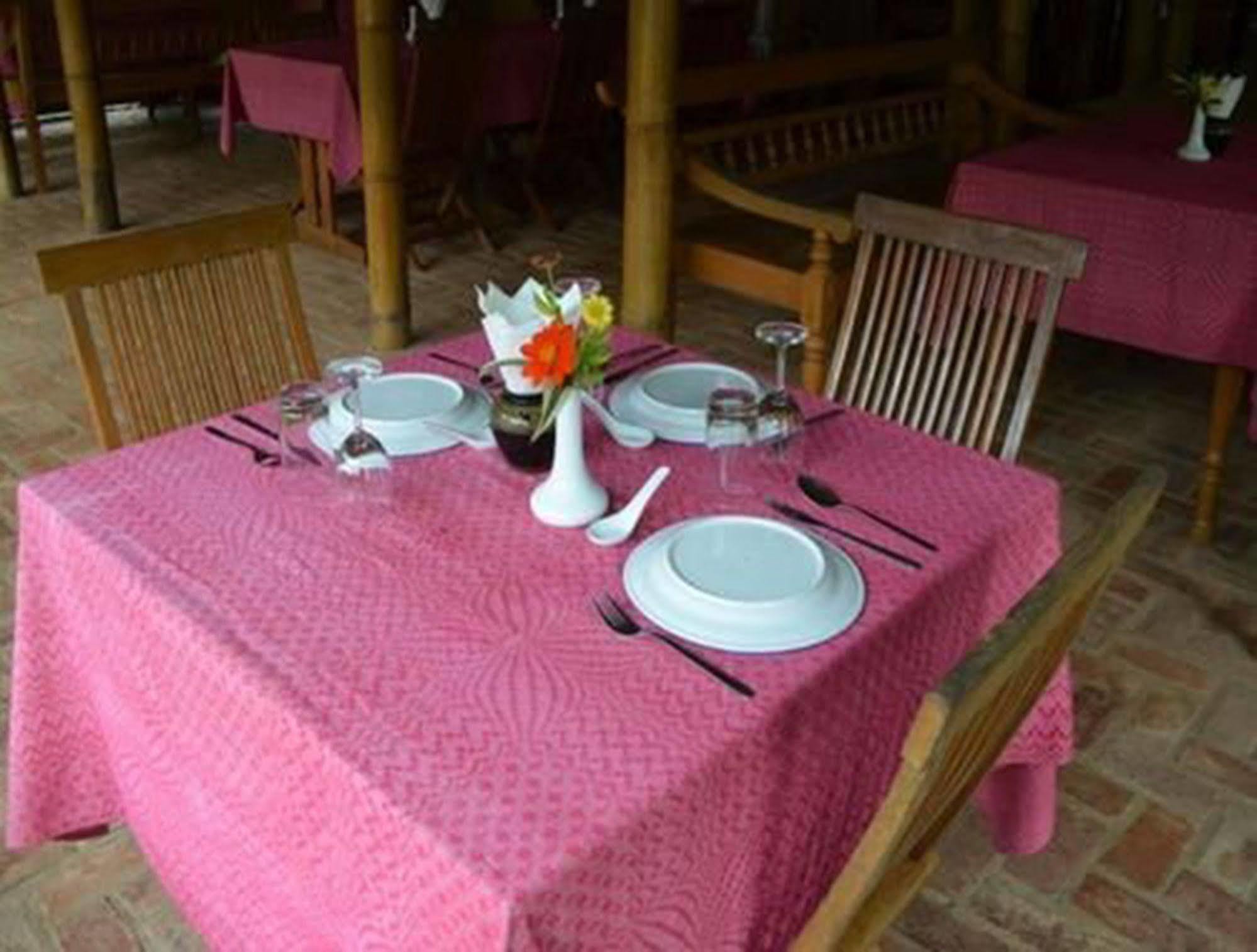 Golden Sunrise Hotel Kyaikto Dış mekan fotoğraf