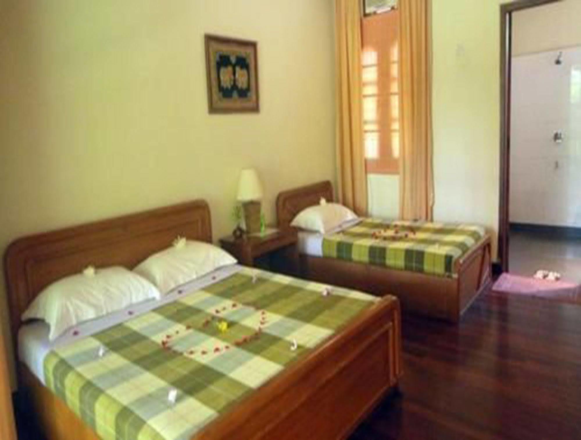 Golden Sunrise Hotel Kyaikto Dış mekan fotoğraf