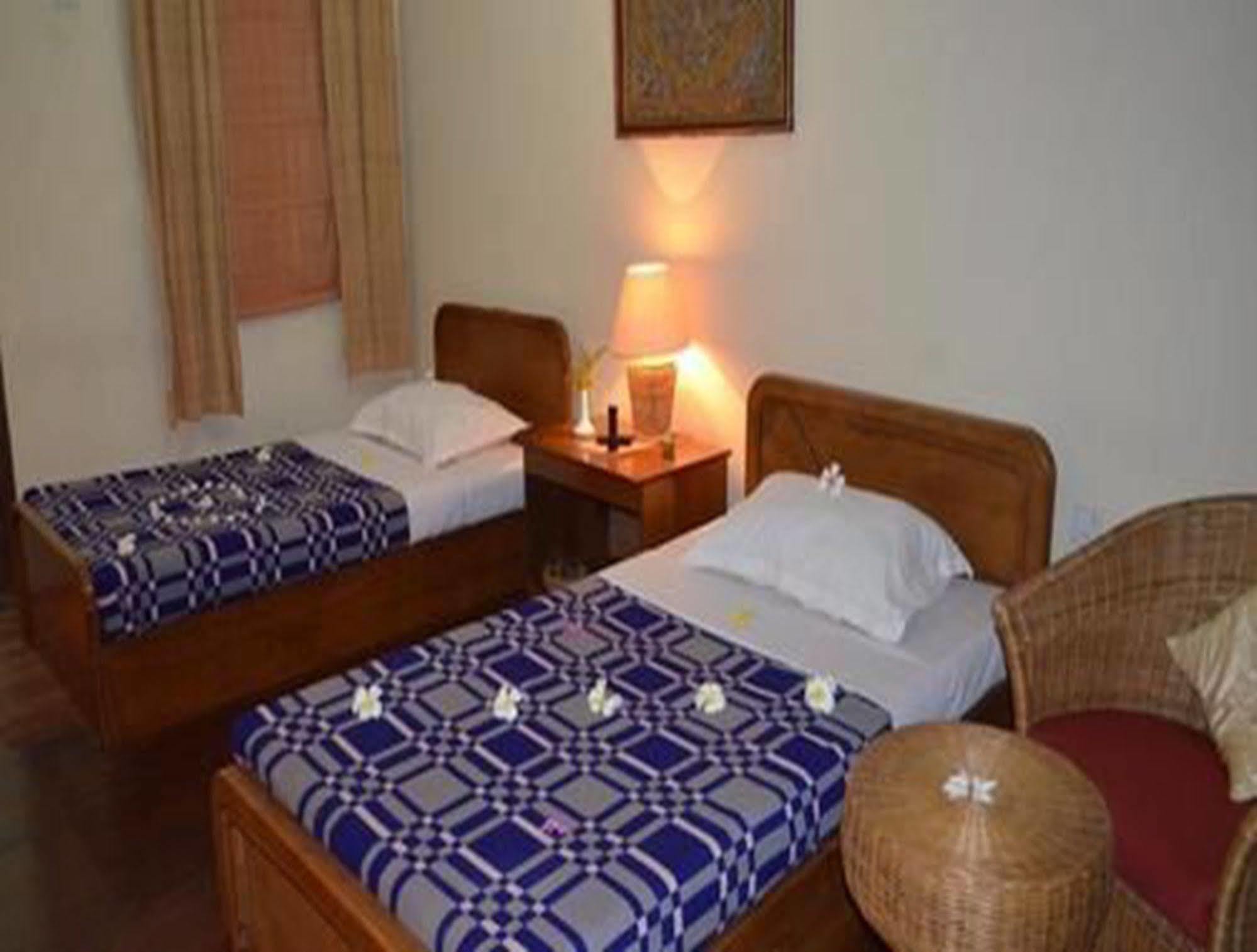 Golden Sunrise Hotel Kyaikto Dış mekan fotoğraf
